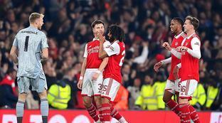 更像是一面 更像是一面